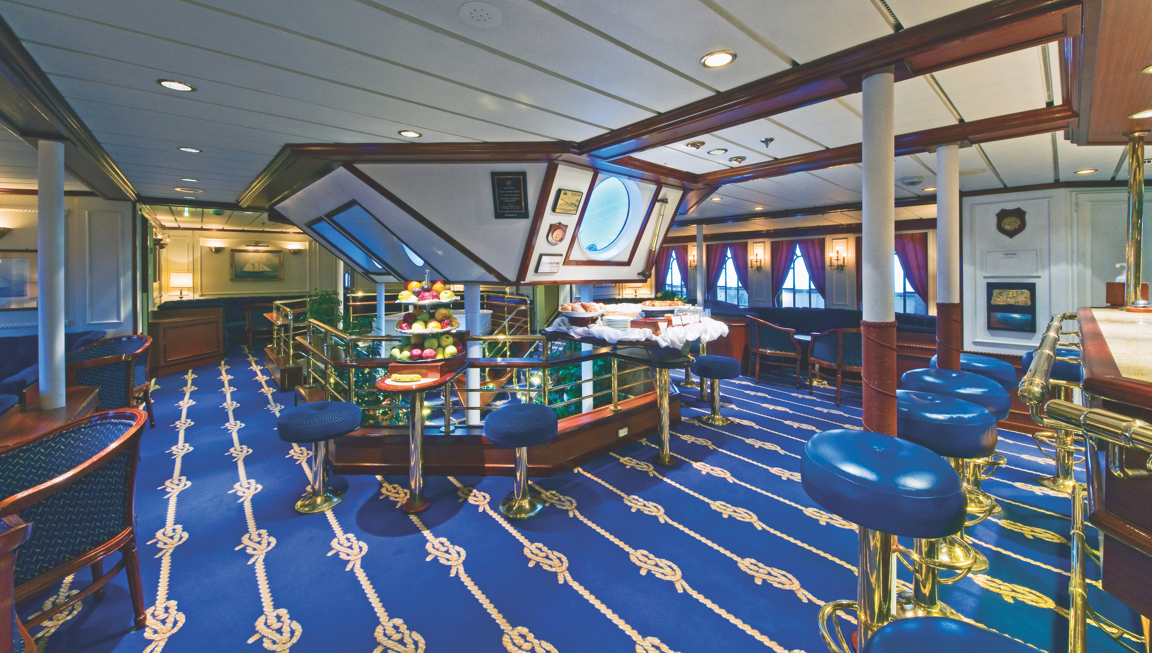 Star Clippers Star Clipper & Star Flyer Interior Bar.jpg